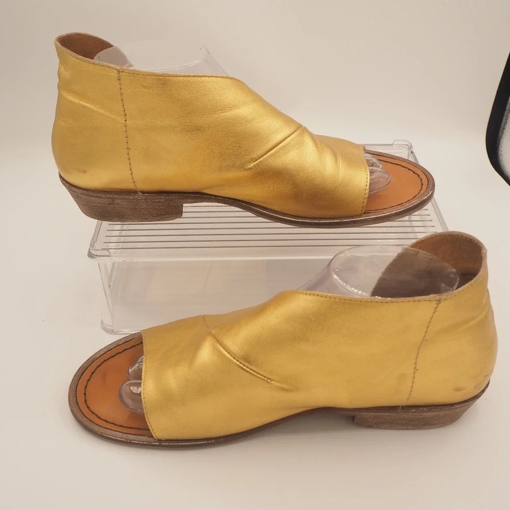 Free People Mont Blanc Gold Leather Sandals EU 39 US 8.5-9 Boho Mule